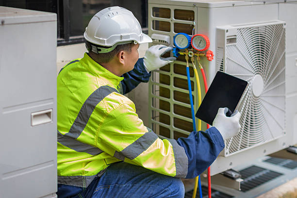 Professional Hvac technician working in Santee, CA